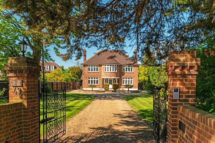 5 Bedroom Detached House For Sale In Cranleigh House, Datchet, SL3