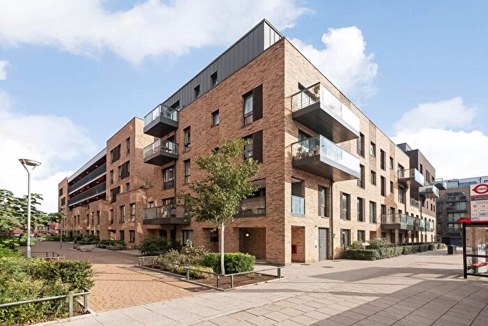 2 Bedroom Apartment For Sale In Eaton Walk, Peckham, London, SE15
