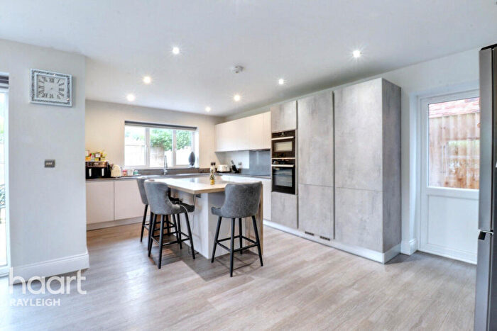 5 Bedroom Detached House To Rent In Hambro Hill, Rayleigh, SS6