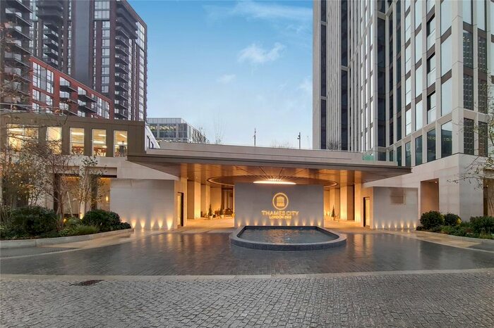 3 Bedroom Flat To Rent In Carnation Way, London, SW8