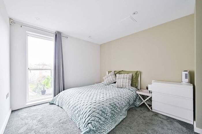 2 Bedroom Flat To Rent In Abbey Road, St John's Wood, London, NW8