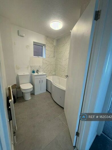 2 Bedroom Flat To Rent In Alexander Terrace, Corsham, SN13