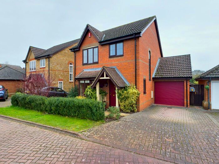 3 Bedroom Detached House For Sale In The Meadows, Whitchurch, Aylesbury, Buckinghamshire HP22