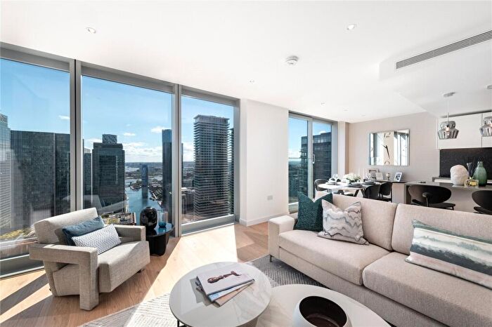2 Bedroom Apartment For Sale In Landmark Pinnacle, Marsh Wall, London, E14
