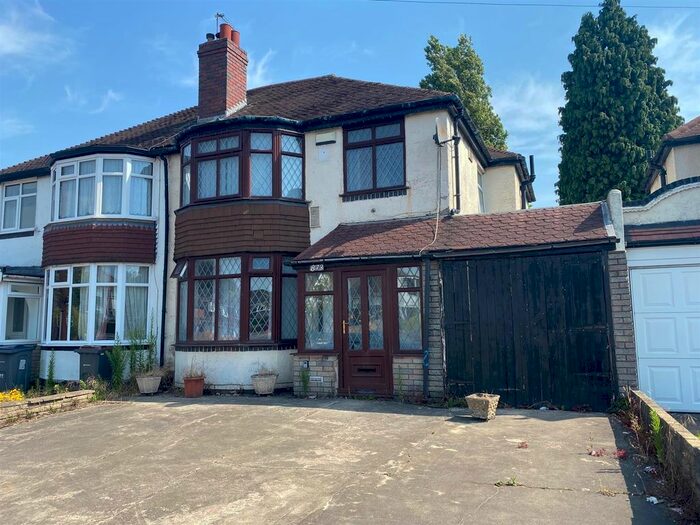 3 Bedroom houses for sale in Lechlade Road, B43, West Midlands