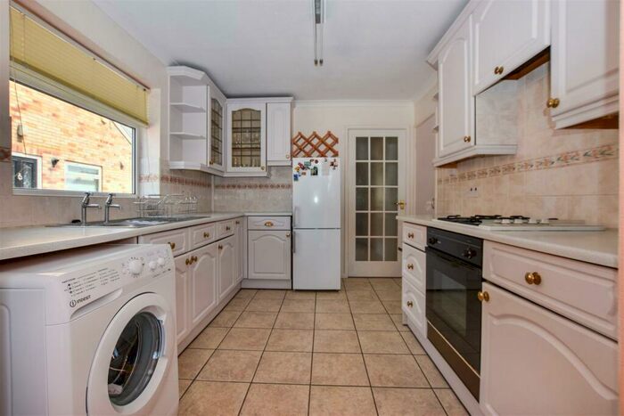 2 Bedroom Semi-Detached Bungalow For Sale In Scarrington Crescent, Hull, HU4