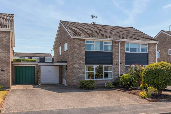 3 Bedroom Semi-Detached House For Sale In The Ridings, Norton, Malton, YO17