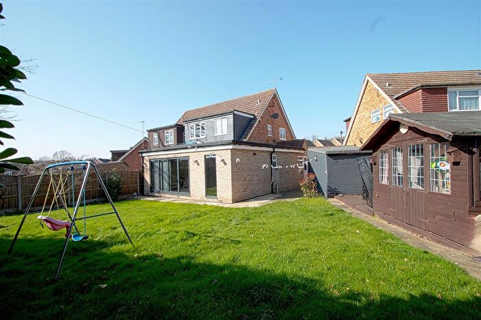 2 Bedroom Semi-Detached House For Sale In Outwood Farm Close, Billericay, CM11