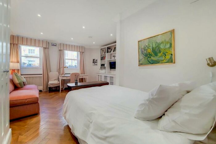 Studio To Rent In Grove Lane, Camberwell, London, SE5