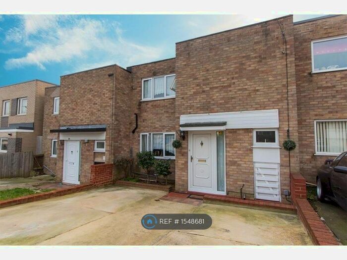 5 Bedroom Terraced House To Rent In Dewsgreen, Basildon, SS16