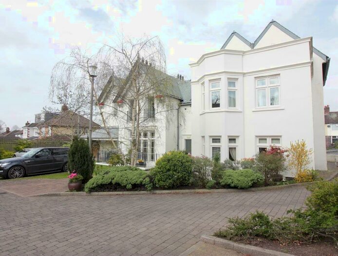 2 Bedroom Apartment To Rent In Ivy Hurst Manor, Holmefield Road, Liverpool, L19