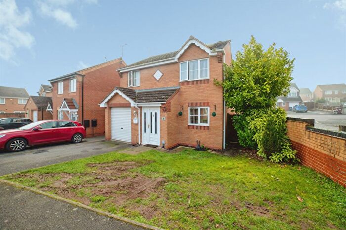 3 Bedroom Detached House For Sale In Carnation Road, Shirebrook, Mansfield, NG20