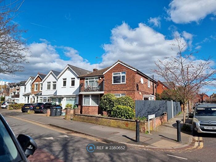 3 Bedroom Maisonette To Rent In Chestnut Road, Kingston Upon Thames, KT2
