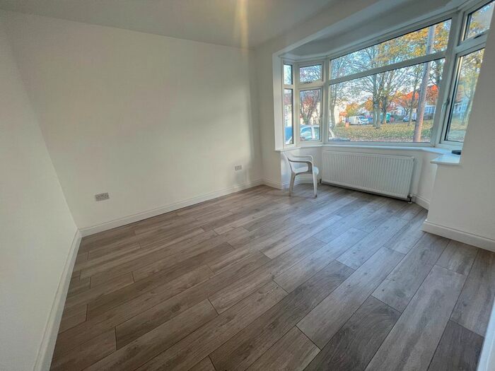 3 Bedroom Semi-Detached House To Rent In Northfield Road, Waltham Cross, EN8