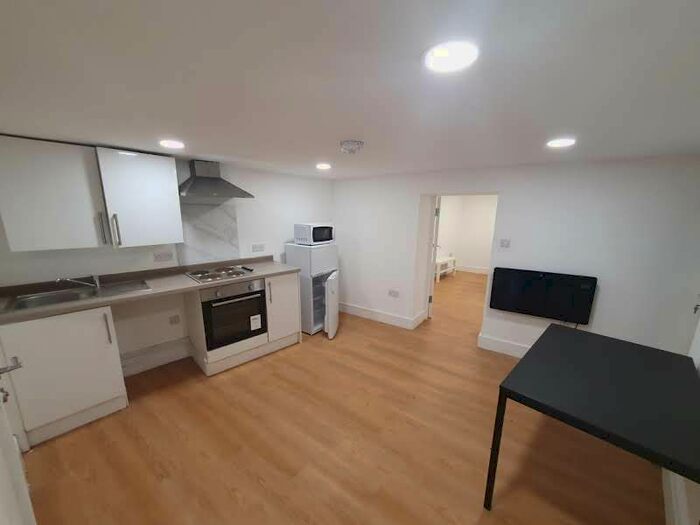 1 Bedroom Flat To Rent In Devonshire Road, Forest Hill, SE23