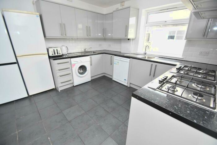 8 Bedroom House To Rent In Harriet Street, Cathays, Cardiff, CF24