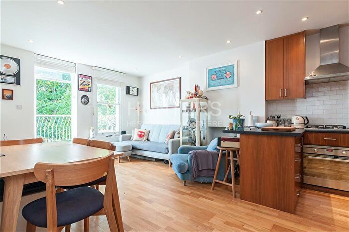 2 Bedroom Flat To Rent In Westbere Road, London, NW2