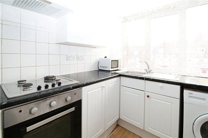 1 Bedroom Property To Rent In Old Lodge Lane, Purley, CR8