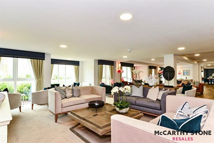 1 Bedroom Apartment For Sale In Elkington House, Charlton Green, Dover, CT16