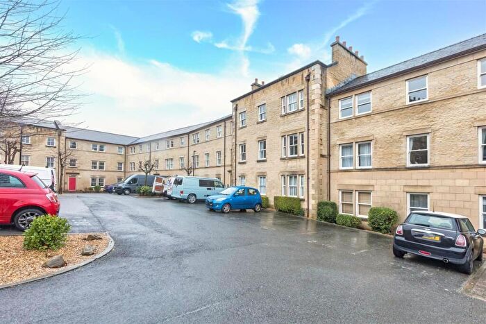 2 Bedroom Flat To Rent In Royal Court, Henry Street, Lancaster, LA1