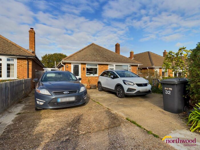 2 Bedroom Bungalow To Rent In Downs Valley Road, Willingdon, Eastbourne, BN20