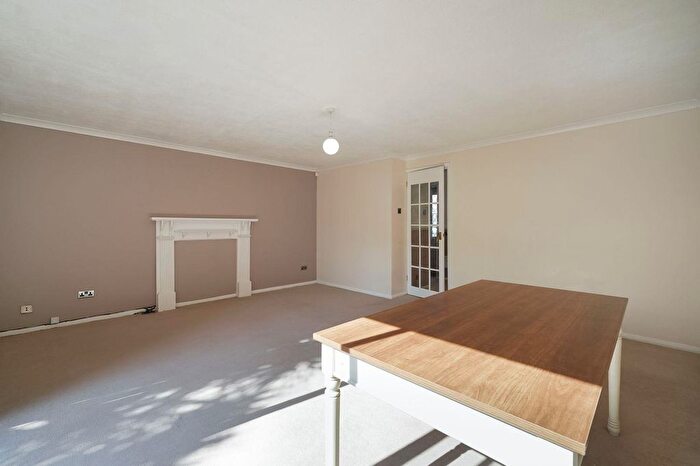 2 Bedroom Property To Rent In Woodbridge Close, London, NW2