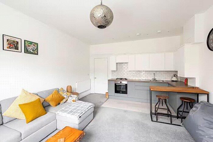 1 Bedroom Apartment For Sale In Trowbridge Road, Bradford On Avon, BA15