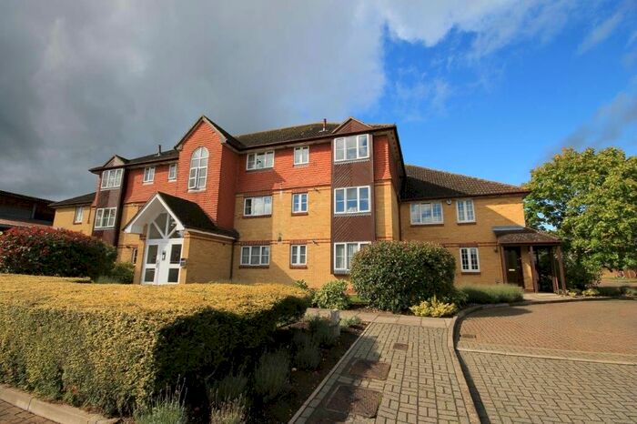 1 Bedroom Flat To Rent In Thompson Way, Rickmansworth, WD3