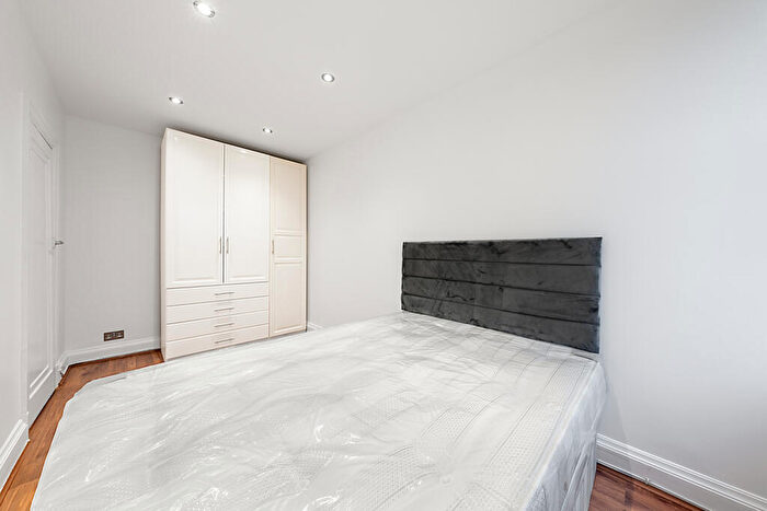 2 Bedroom Apartment To Rent In Belmont Court, Finchley Road, London, NW11