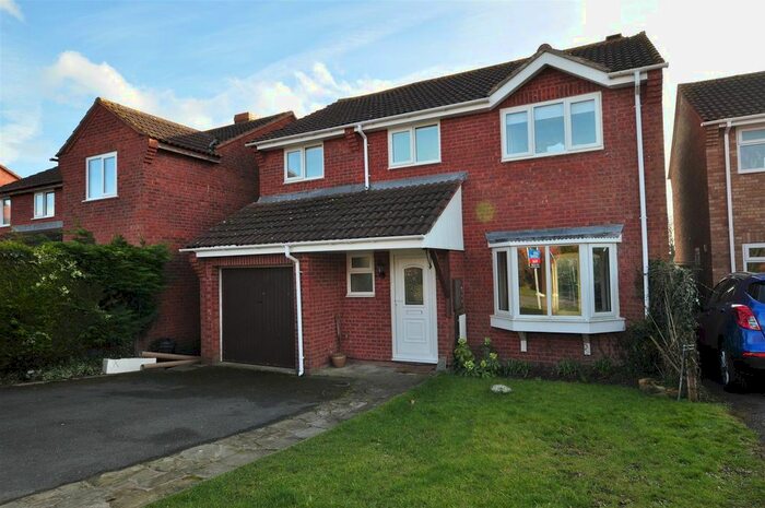 4 Bedroom Detached House To Rent In Trefoil Close, Malvern, WR14