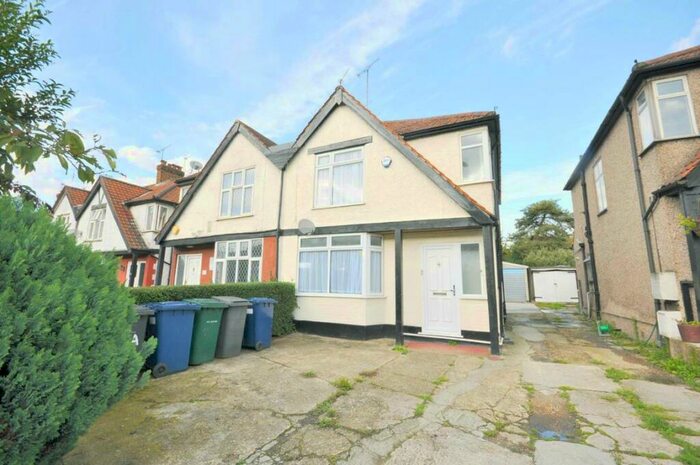 1 Bedroom Flat To Rent In Great North Way, Hendon, NW4