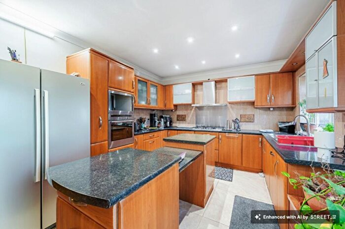 3 Bedroom Semi-Detached House For Sale In Alexandra Avenue, Harrow, HA2