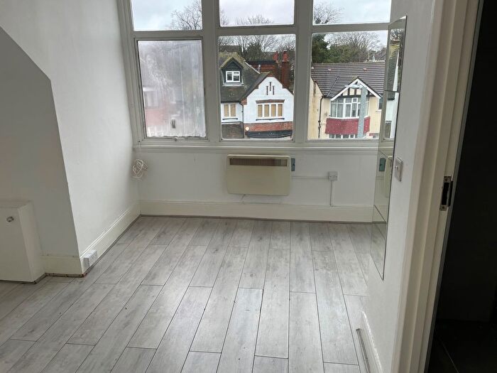 Studio To Rent In Palmeira Avenue, Westcliff-On-Sea, SS0