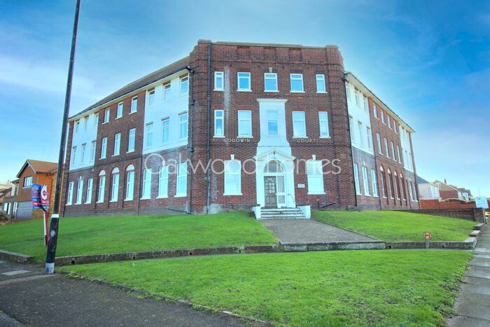 2 Bedroom Flat To Rent In Palm Bay Avenue, Cliftonville, Margate, CT9