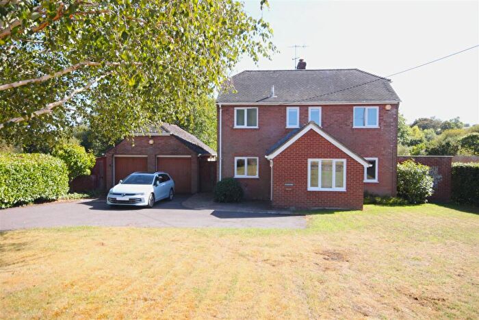 3 Bedroom Detached House For Sale In Broad Chalke, Salisbury, SP5