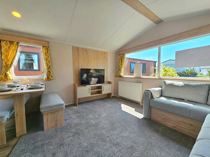 2 Bedroom Park Home For Sale In Llanrug, Caernarfon, LL55