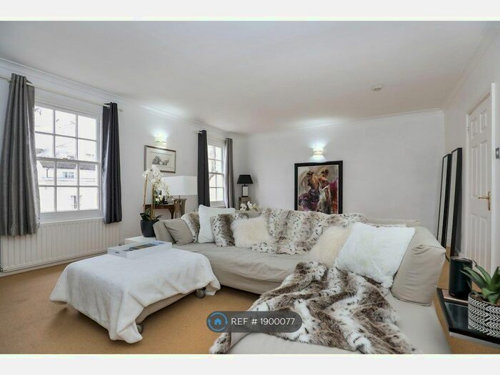 2 Bedroom Flat To Rent In Portland Street, Leamington Spa, CV32