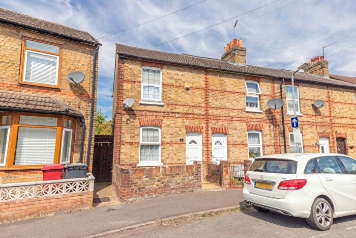 2 Bedroom Terraced House For Sale In The Crescent, Slough, SL1