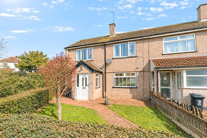 3 Bedroom Semi-Detached House For Sale In Howe Circle, Newport, NP19