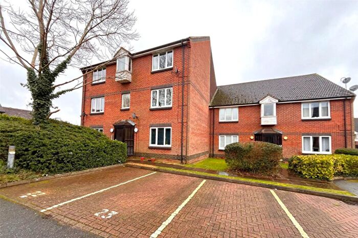1 Bedroom Penthouse To Rent In Dairymans Walk, Guildford, Surrey, GU4