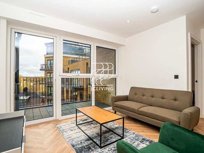 1 Bedroom Flat To Rent In Wheatfield Way, Kingston Upon Thames, KT1