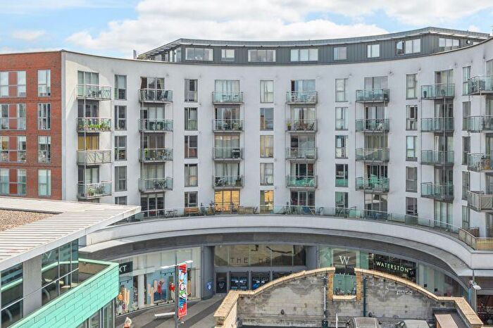 1 Bedroom Flat To Rent In The Heart, Walton-On-Thames, KT12