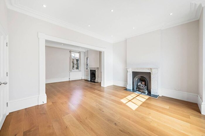 4 Bedroom Flat To Rent In Hotham Road, West Putney, London, SW15