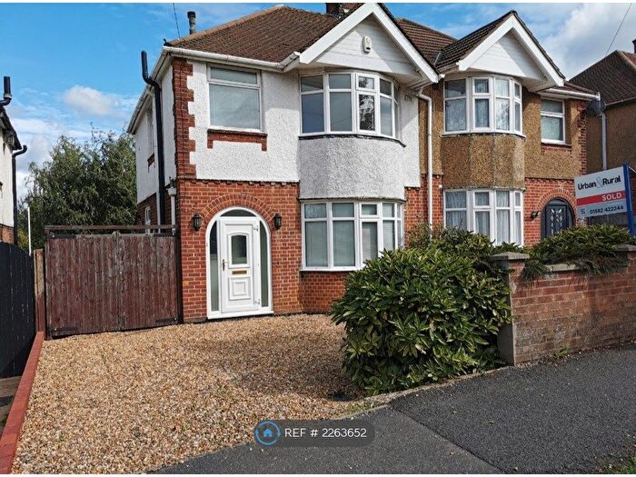 3 Bedroom Semi-Detached House To Rent In Somerset Avenue, Luton, LU2