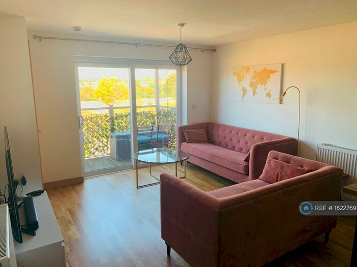 1 Bedroom Flat To Rent In Whitaker Court, Hornchurch, RM11