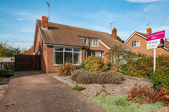 2 Bedroom Semi-Detached Bungalow For Sale In Ranby Drive, Hornsea, HU18