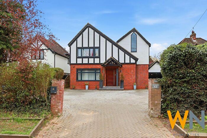 6 Bedroom Detached House For Sale In Hall Green Lane, Brentwood, CM13