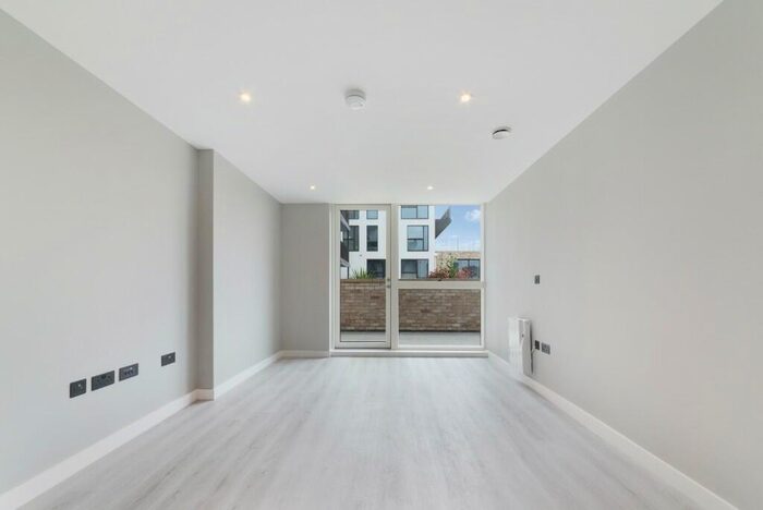 4 Bedroom Flat To Rent In City Road, Cardiff(City), CF24