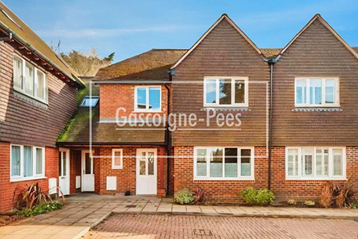3 Bedroom Maisonette To Rent In Caxton Court, Haslemere, GU27