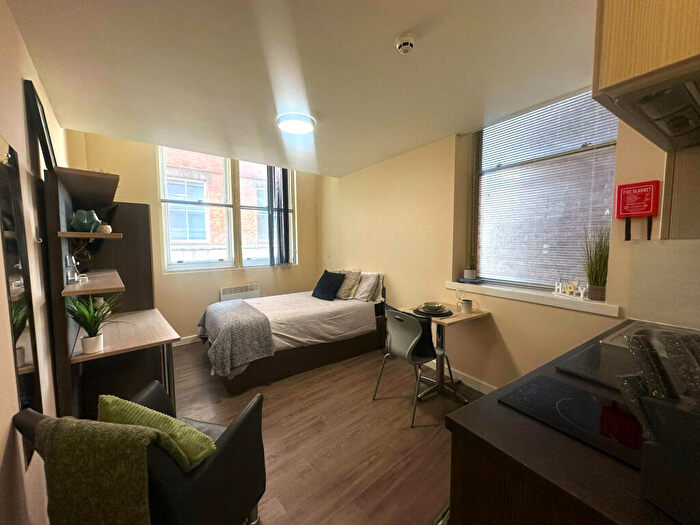 Studio To Rent In Halley House, - Hounds Gate, Nottingham, Nottinghamshire, NG1